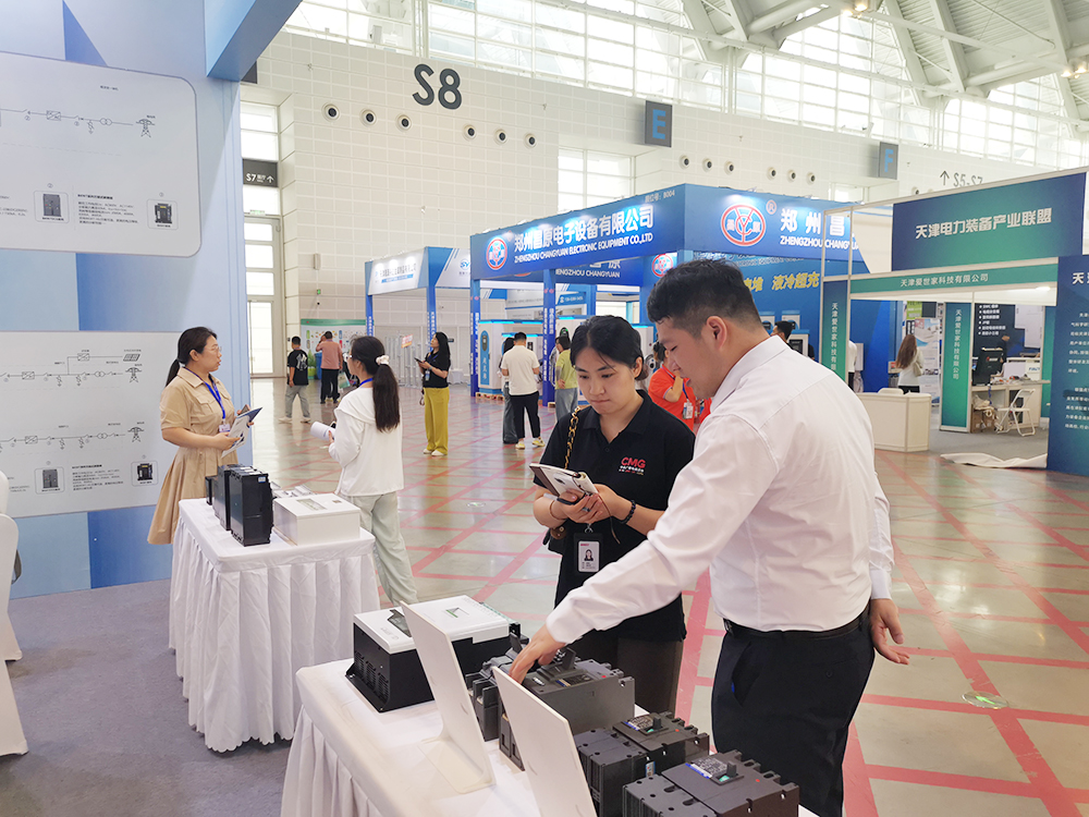 15580410104633.jpg 央視記者采訪.jpg